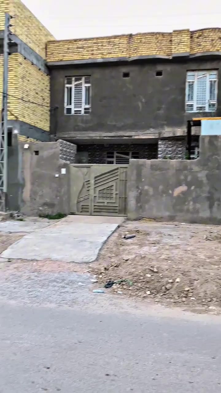 🏡 دار طابقين للبيع — بناء كونكريت ✨

📍 الموقع: حي الباقر

📐 المساحة: 200 متر

🔹 تفاصيل الدار:
✅ طابقين

🔸 الطابق الأول:

* غرفتين
* صالة
* مطبخ
* استقبال
* صحيات

🔸 الطابق الثاني:

* شقة مستقلة
* غرفتي نوم
* سطح

✨ دار واسع ومناسب للسكن العائلي، بموقع هادئ ومميز.

📞 للاستفسار والمشاهدة:
***********
***********
