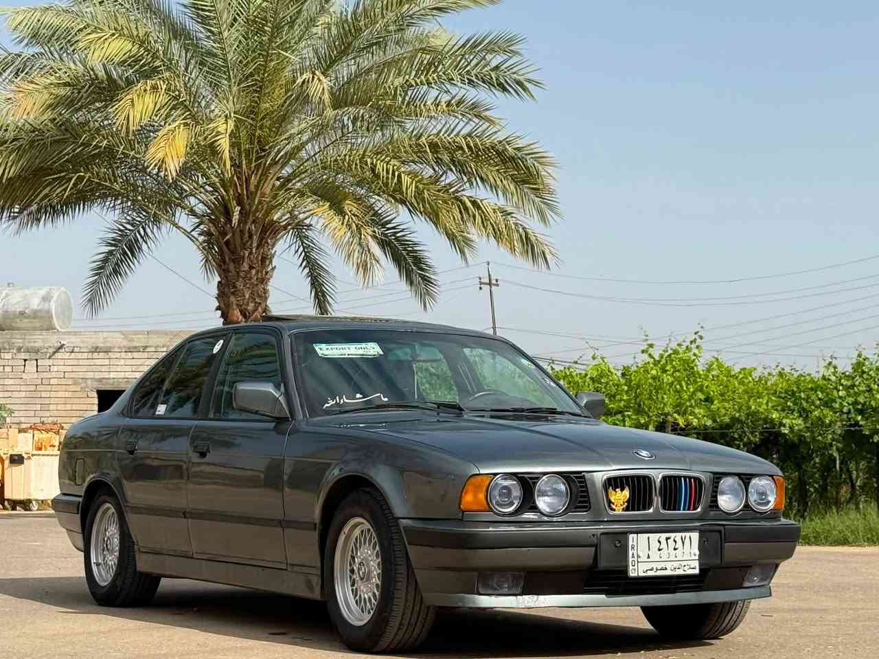 سلام عليكم بي ام 525اصل موديل 1992رقم صلاح الدين مشروع وطني 2028محرك مسكر فانوس الكير جديده صار سبوع من بدلته وتماتيك صبغ جماليه بدون ضربه بدون خياسات فتحه تبريد منضومه زنون السعر 58بيها مجال يرهم مراوس مكاني تكريت ***********
