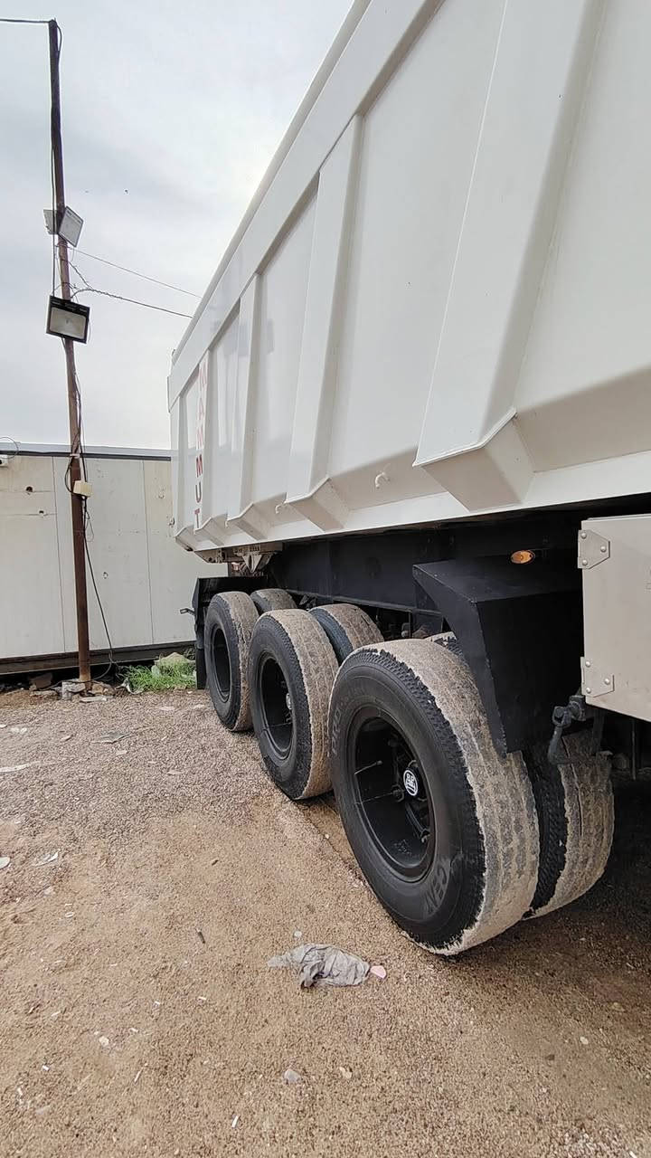 للبيع ماموت اماراتيه ذرعه 46 متر مكفوله كفاله عامه بس مصبوغه صبغ درجه اولى تخم تاير جاهزه للعمل السعر 210$ وبيه مجال العنوان البصره الزبير المعارض معرض المهدي للأتصال *********** ايو علي ***********
