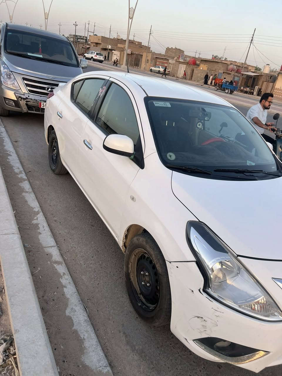 نيسان صني هندي البيع
موديل 21 بيه ضربه بجاملق ماواصله جوه 

السعر ٩٥ قفله 
***********
