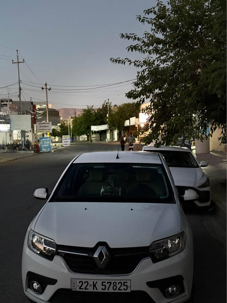 Renault symbol 2019

بی بۆیاخ 
١٠٧ هەزار ڕۆشتووە
٢ جام کارەبا
ناو زەرد 
گیر تۆماتیک
بلاجیکتۆر
ئاوینە ایشارەت 
گیچ الکترونی 
گیرو مەکینە باشەرت دەعامی بۆ دەعامی 
بی تارزەیە تارزەی نیە 
لە سلیمانیم 
نرخ ٨٢ وەرەقەو مەجەلی برایەنە 
*********** السليمانية, العراق
