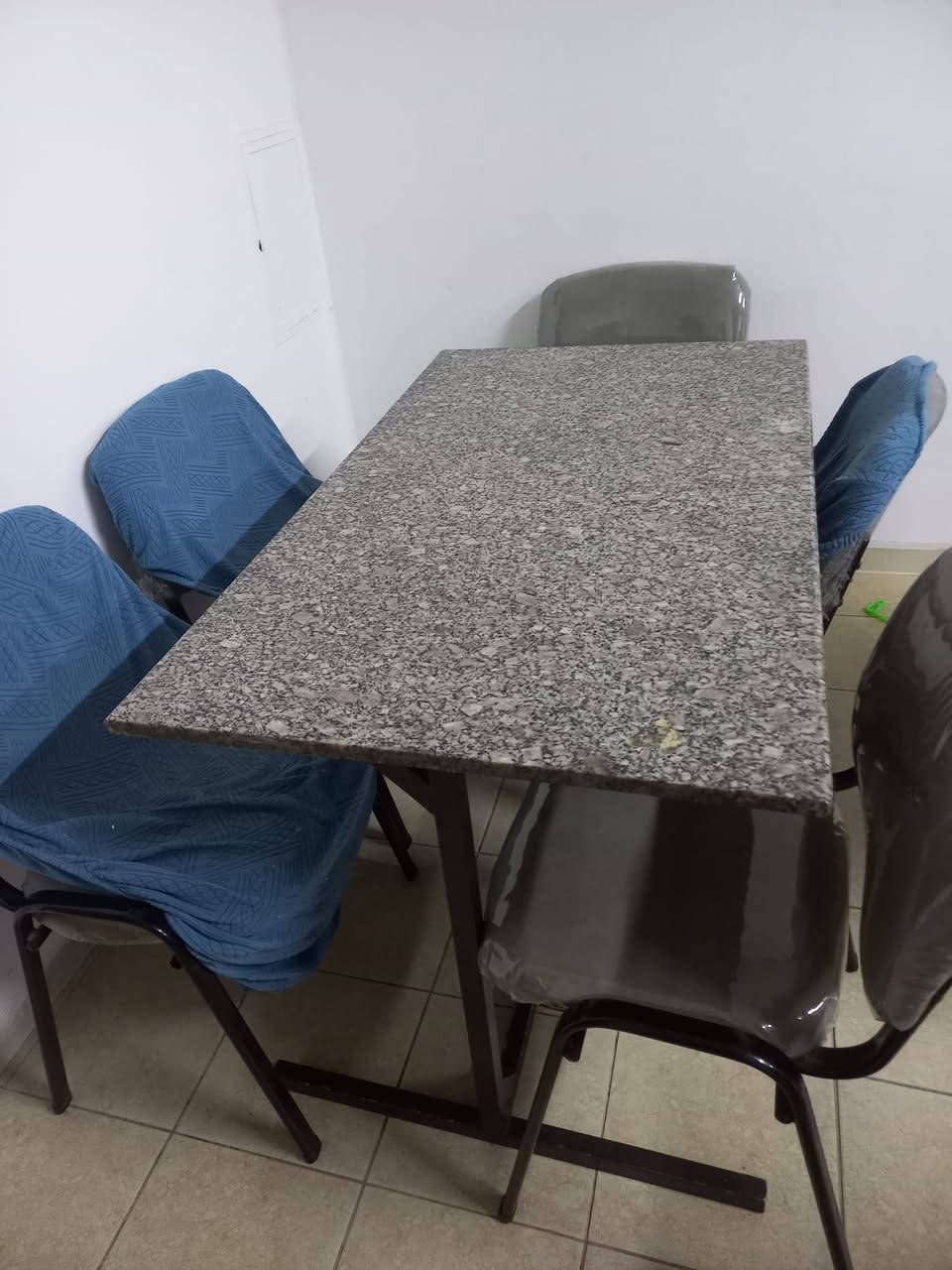 ميز مرمر اصلي توصا الكراسي مريحات ناقص بيهم بس دوشمه او  تغيير قماش السعر 150


**إذا كنت صاحب هذا الإعلان وتريد حذفه لأي سبب، رجاءا أرسل رسالة إلى الدعم الفني**