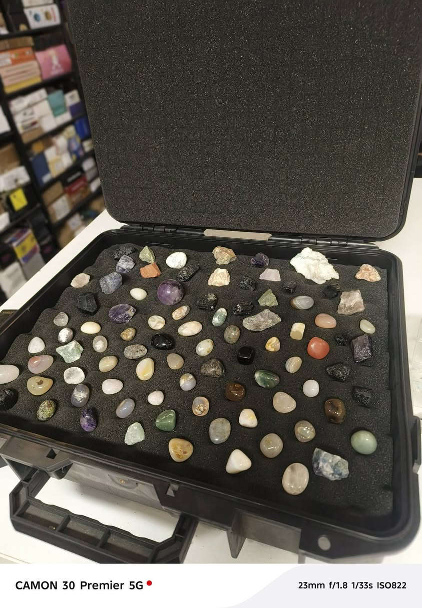 سلام عليكم من رخصت الادمن المحترم احجار كريمه اصليات امزون ودي اج ال     للحجز مراسله الصفحه موجود توصيل ل جميع محافظات العراق ***********
