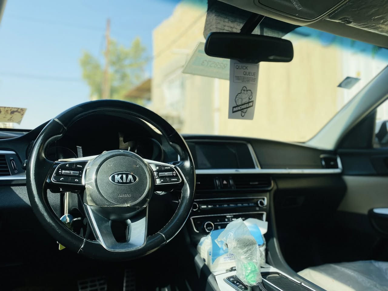 اوبتيما موديل2020
خليجي 
كفاله عامه من كلشي حتئ الدعاميات 
 محرك 2400 دوش 
ماشيه 55 الف حقيقي 
فول موصفات 
بصمه تشغيل 
بصمه أبواب 
رقم بغداد الجديد بسمي سنويه لل2031 
يدات أبواب نيكل 
لايت دوار 
شفتات ستيرن 
تحكمات ستيرن 
شاشه 
مري شفط 
مثبت سرعه 
لد امامي 
لد خلفي
تبريد قطعتين 
كشنات جلد 
السياره جديده كلش 
مكان السياره سماوه 
237 وبيه مجال 
***********
