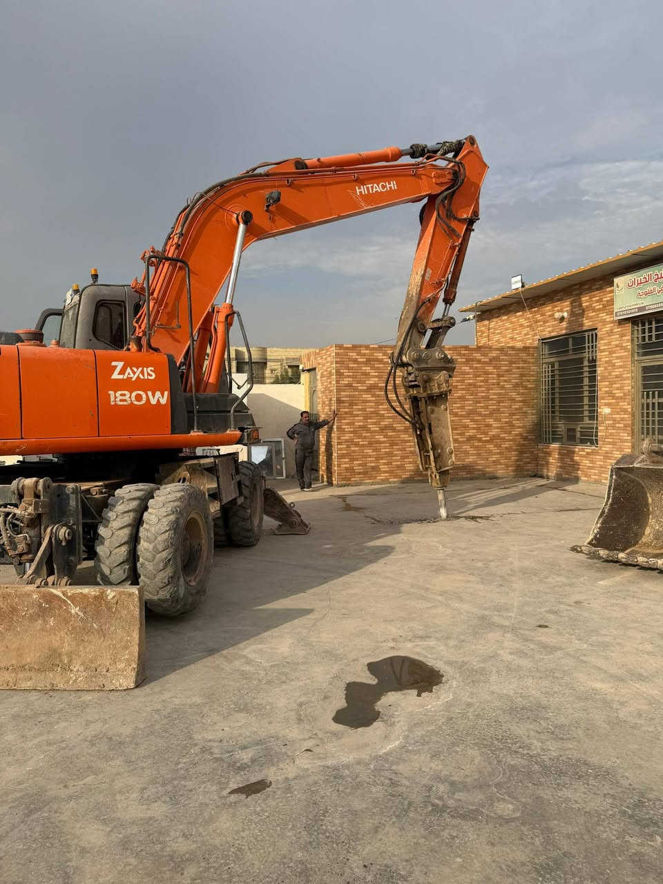 اللهم صلى على محمد وعلى اله وصحبه وسلم 

على بركه الله 
مطبخ الخيرات في الفلوجة 

يدخل في مرحله الاعمار قبل حلول شهر رمضان المبارك 
علما ان المطبخ يجهز طيلة شهر رمضان وجبات الافطار بواقع 200 وجبه الافطار يوميا 

واكثر من 3000 سله غذائيه تشملت الايتام العوائل المتعففه
للحجز يوم في شهر رمضان  او التبرع 
***********
***********
***********
