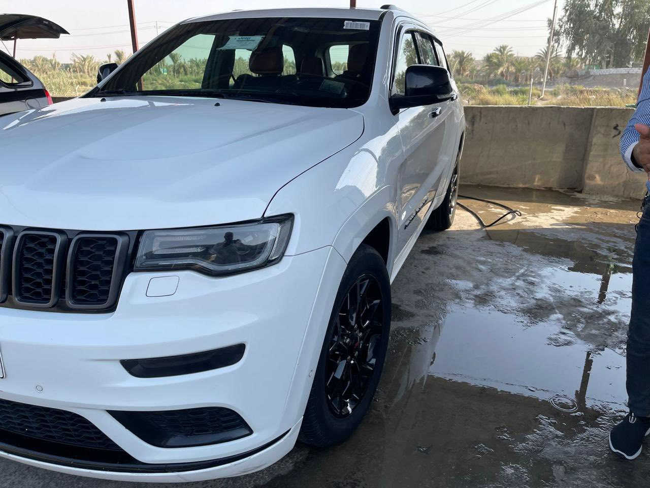 جيب S  ( خـليـجـي ) 2021 

وكالة خليجية 
داخل احمر بلادي 

المواصفات: 
رادار جانبي
نقطة عمياء 
دفع رباعي 4x4 
المقاعد الأمامية كهربائية 
المقاعد الأمامية مع تدفئة 
المقاعد الخلفية مع تدفئة 
ويل قياس 20 انج 
مقود السائق كهربائي 
تدفئة ستيرن 
سقف بانوراما 
شاشه كبيرة 8.4 انج 
نظام الملاحة (GPS) 
نظام خاص للطرق الوعرة 
مصابيح امامية زنون 
المصابيح الأمامية مع LED لايت 
كشافات ضباب بروجكتر زنون 
تشغيل عن بعد 
صندوق كهربائي 
حساسات أمامية 
حساسات خلفية 
كاميرا خلفية 
بخاخ ماء لتنظيف المصابيح الامامية 
مرايا بخاصية التعتيم الذاتي 
مرايا جانبية قابلة للطي 
بلوتوث تلفون 
محدد سرعة 
نظام تشغيل واطفاء اوتماتيكي للمحرك للتوفير من صرف الوقود . ( Auto Start System ) 
نظام بريك اوتماتيكي ( Auto Break System )
تخم تاير جديد 

رقم بغداد باسمي شرط التحويل
كفاله عامه السياره من الصبغ والتبديل والبارد والضربة
سيارة بحالة الوكالة 

للاستفسار 
الاتصال على الرقم او الواتساب *********** 

#بغداد #بغدادي #سيارات #بيع
— في ‏بغداد‏.
