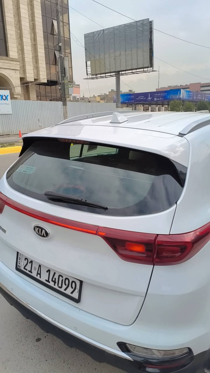 السلام عليكم سبورتج خليجي موديل2020 رقم سليماني سياره بصمه تشغيل على بعد سياره بيه  بيه باب شبر كرت بالجاملغ الامامي ول الباب خلفي بيه شبر بارد باقي السياره مكفوله سياره جديده معنى الكلمه تحويل مباشر  السعر 193وبيه مجال العنوان بغداد الجديده ***********
