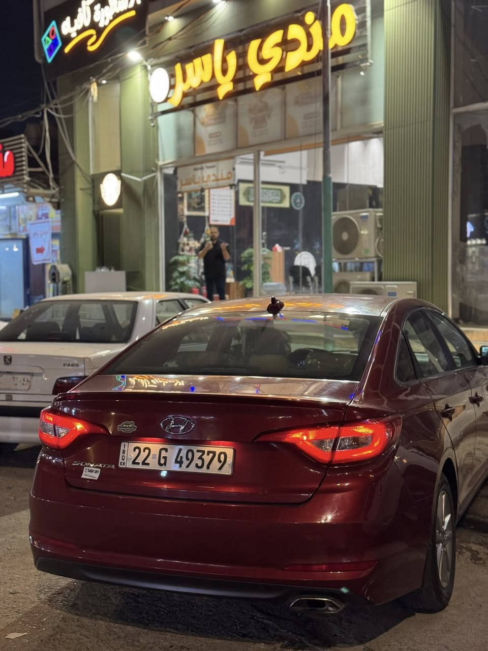 السلام عليكم
سوناتا 2016
حادثها بامريكا جاملغ و بنيد بس صبغ
و هنا بالعراق تبدلت قطعة و انرشت قطعة
مواصفات عادية
3 وضعيات قيادة
و شاشة چبيرة و كاميرا
تبريد شغال 
و رقم أربيل بإسمي 
سنوية لـ 2030
ماشية 150 الف ميل
مكانها النجف
رايدها بـ 110 و بيها مجال
***********
