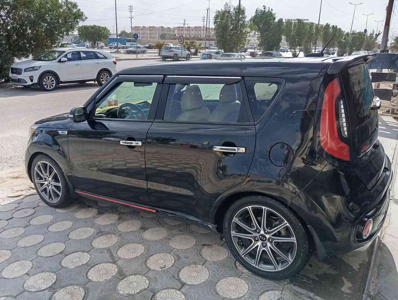 السلام عليكم
صول موديل 2017 فول مواصفات  1/1 اعلى فئة
رقم بغداد بأسمنا مشروع وطني 
وارد امريكي محرك1600 تيربو الأقتصادي أنسه الأصراف  السونار مرفق بالمنشور

المواصفات.. 
1. بصمة + بصمة ابواب
2. بانوراما دبل فتحة 
3. رادر امامي وجانبي يسار ويمين
4. كشنات تدفئه تبريد
5. ستيرن تدفئه
6. كشنات كهربائي
7. ستيرن رياضي بلادي تحكم جهتين
8. تبريد ثلج + تدفئة
9. مري شفط وي البصمة
10.أنارة ترحيب داخلية مع المري
11. كشنات حظن رياضي بعدهن بالجيس مدوشم فوگاهن دوشمة جلد
12. زنون عالي ناصي + السكن
 13.  السبير المقدس مانازل بعده😅
وبعد بيها هواي مواصفات گير ومحرك نظيفات 
حدادية نظيفة+ تايرات السياره أحلى من الصور بهواي تجي وتشوف بعينك. 
السعر117 وبيها مجال حگ الجية تشلع عيوني وتاخذها
مكاني نجف للأستفسار الأتصال على الأرقام
***********
***********
