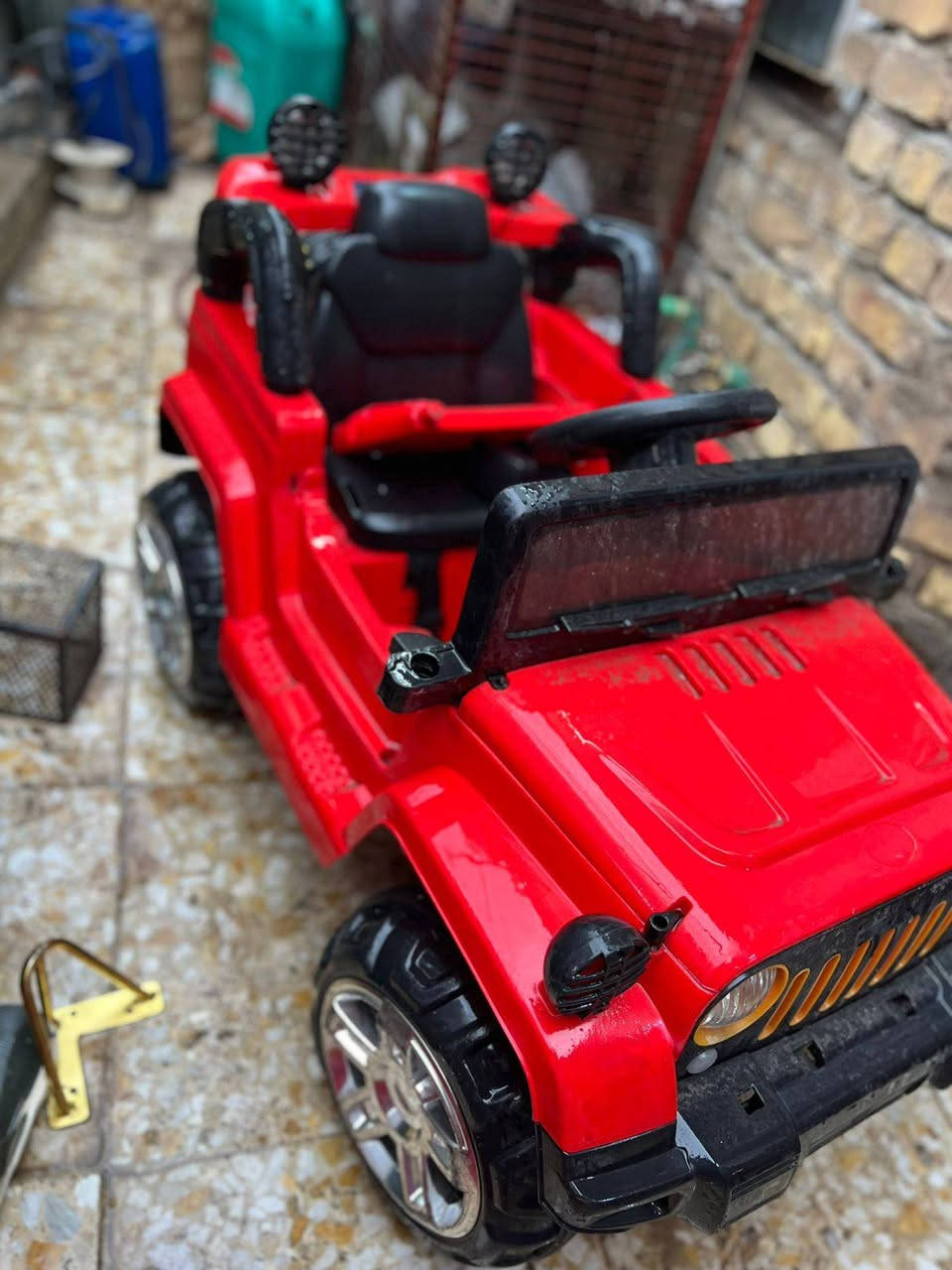 سلام عليكم غراض عندي سياره سعرهه 30 الف الكراسي سعرهن 35 مكاني بغداد *********** بي واتساب
