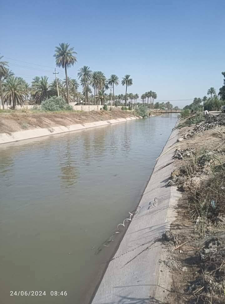 السلام عليكم اعيدالنشر بسبب الوعود الكاذبه مزرعه للبيع او مراوس بمساحه نفسه او اكثر فقط  المساحه 800مترمن ظمنه  بيت حديث سقف كونكريت وبي ست دنك بي جميع الخدمات وقربه مدارس  صار ستت اشهر من بنيته متكون من غرفتين وصاله وستقبال ومطبخ وحمام داخلي سويت وحمام خارجي الخدمات كهرباء ومولد شارع ذهبي ماء اساله وماء  سقي وبيه فواكه تين  ونخل شكر وزهدي وخستاوي  والثيله ١٠٠ متر  سند ٢٥تحويل سهم ثاني يوم  بابل طريق حله القاسم.... الهاشميه الجربوعيه تبعد عن طريق الزائرين العلجربوعيه 200متر تفاصيل اكثر اتصل *********** السعر مناسب علخاص لو تتصل لو واتس اب..
