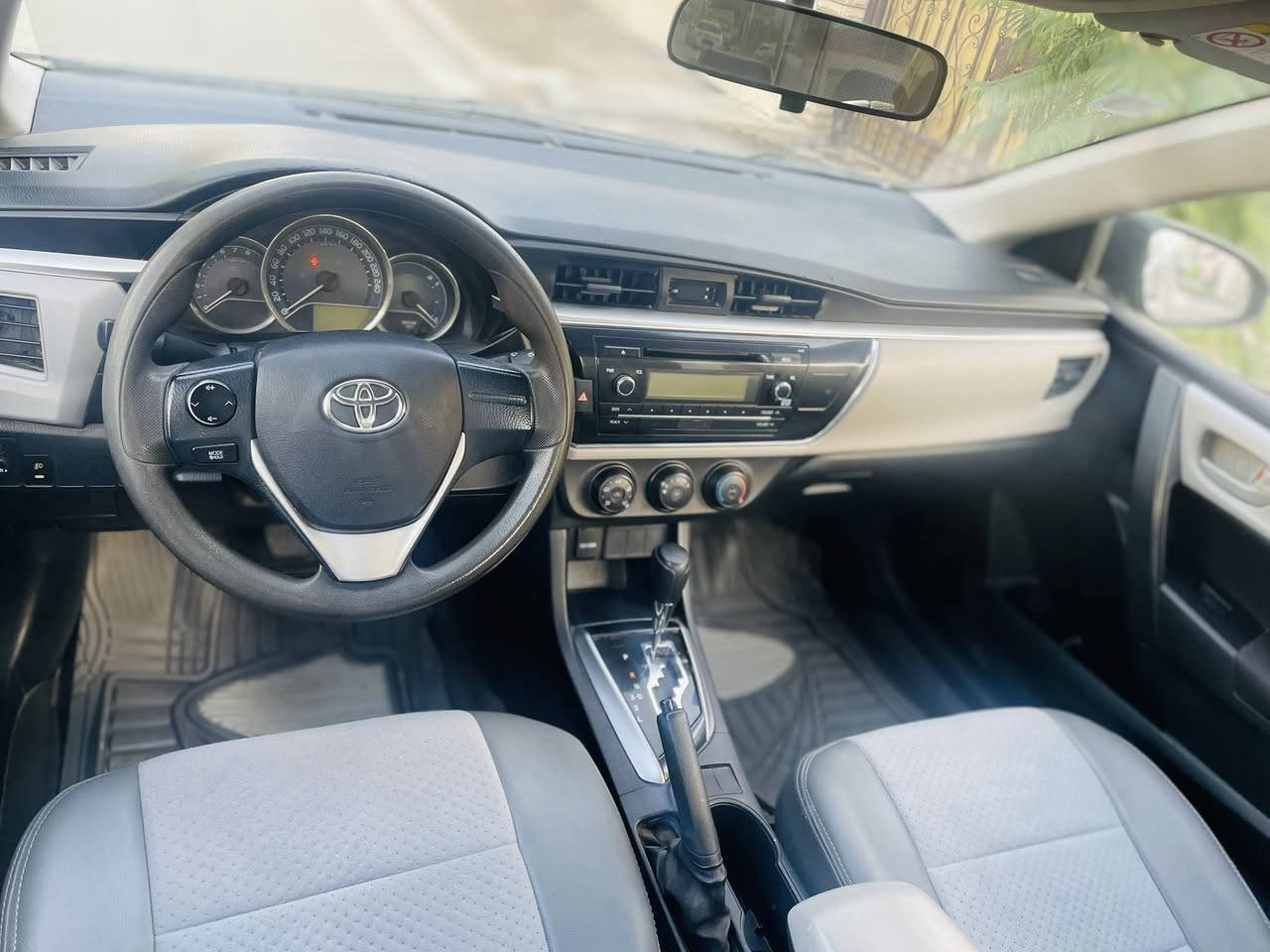 السلام عليكم
كورلا خليجي موديل 2014 لون رصاصي 
رقم بغداد الجديد 
محرك 1600 
ماشية 156 km
بدون صبغ بدون تبديل فقط مكانات بارد اثر طخات بسيطة كير محرك نضيف جدا 
تبريد ثلج
اشاير مري وتحكم ستيرن ويل كب ارضية مغلفة جلد داخل لونين تختم تاير جديد باتري جديد وادامة كاملة 
المكان بغداد 
ممتواجد ع الفيس 
السعر 137 
للاستفسار الهاتف ***********
