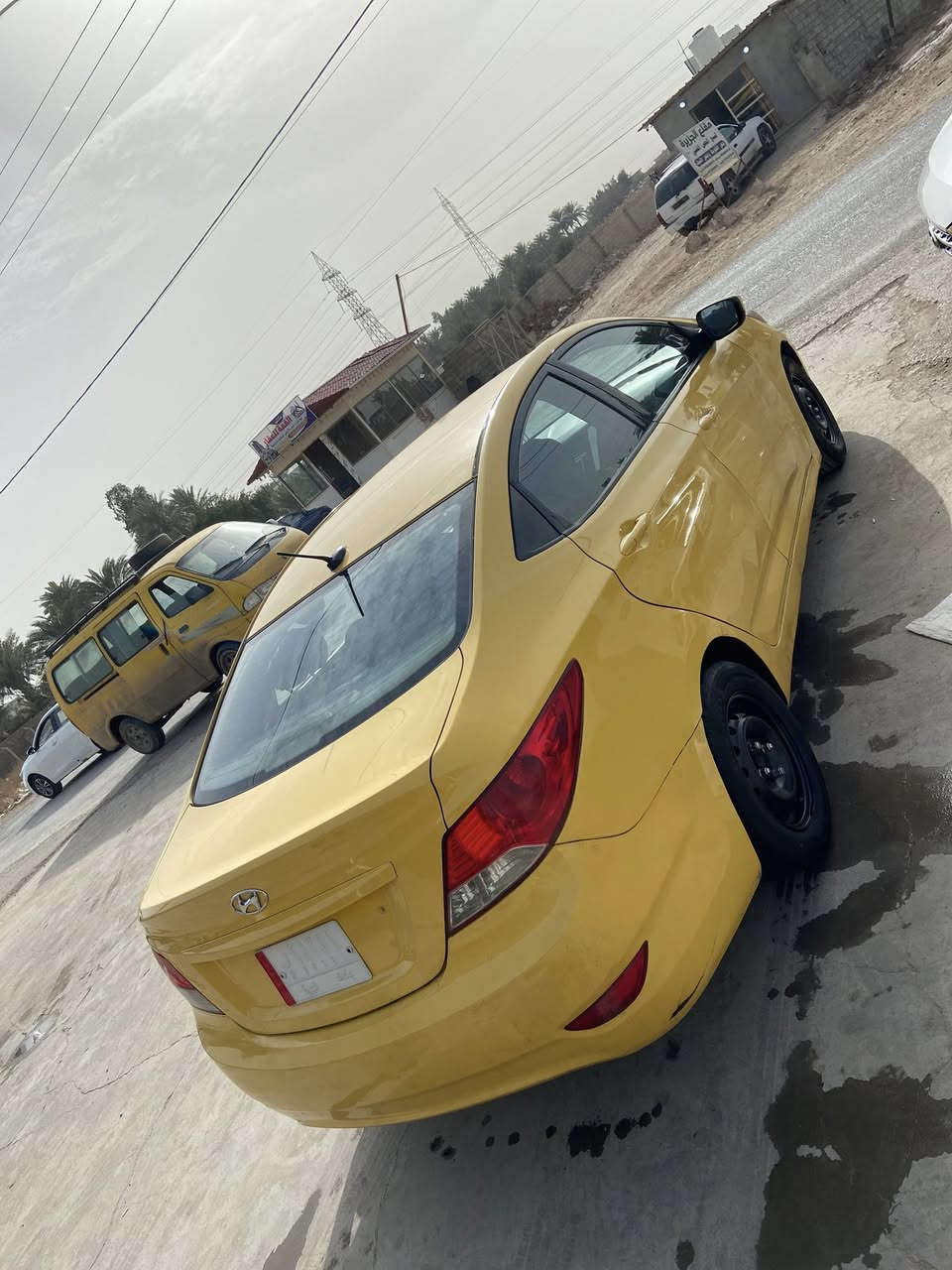 لسلام عليكم هونداي اكسنت GDiموديل 2013امريكي حادث جاملغ امامي وباقي السياره مكفول كله ليبل واحد السياره باقيه عل البصمه التحويل كاماله المعالمه مالته 
هيه غرامات كله مصفره تاخذ سياره جاهزه كبل لشارع 
مكاني :بغداد الدوره
***********
السعر ٧٥ وبي مجال
