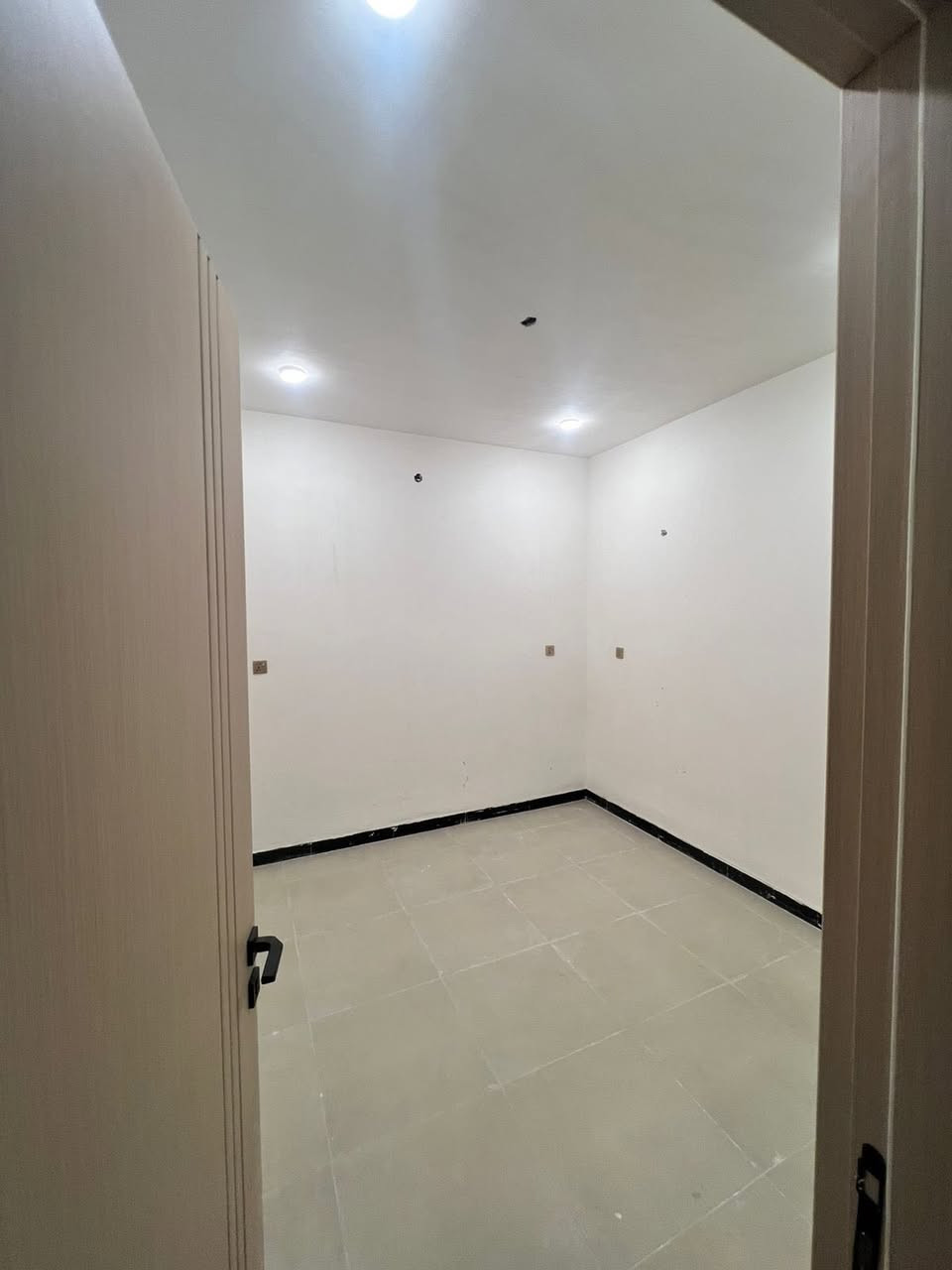 للأيجار شقق مودرن عدد 2 في السيدية 📍

تحتوي كل شقه على 2 نوم وصالة ومطبخ وخدمات عدد 2 ✅

ايجار الطابق الارضي 800 الف قفل 🔒 

ايجار الطابق الثالث 650 الف قفل 🔒 

الموقع السيديه شارع التجاري 📍

للاستفسار اكثر الاتصال على الارقام التاليه ؛.

***********
***********

او زياره موقع الشركة 📍
السيدية الضباط مجاور افران الزيتون 2 
#شركه_الاعمار_الهندسي_للاستثمار_والتطوير_العقاري.
