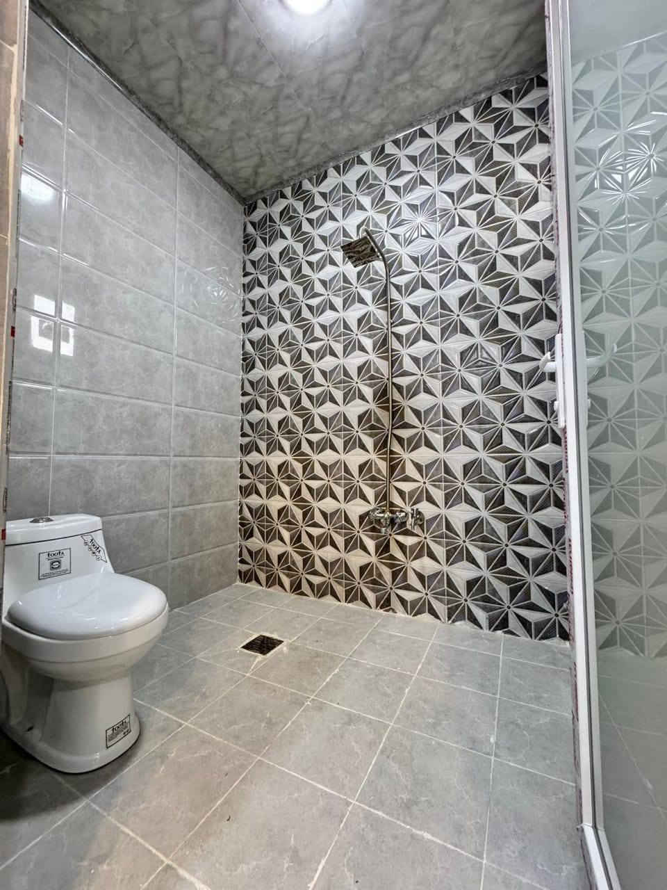 للبيع..... للبيع
دار سكني الكندي الثانية سند طابو زهور مساحة ١٥٠م واجهة ٦م
يتكونمن طابقين زيرو فوول
ط١/  كراج واستقبال ومطبخ وصحيات غرفتين نوم وهول
ط٢/ 4 غرف نوم وصحيات وهول وبيتونة وسطح كاشي
للاستفسار على الارقام
*********** واتساب
*********** واتساب
الامتنان للعقار
