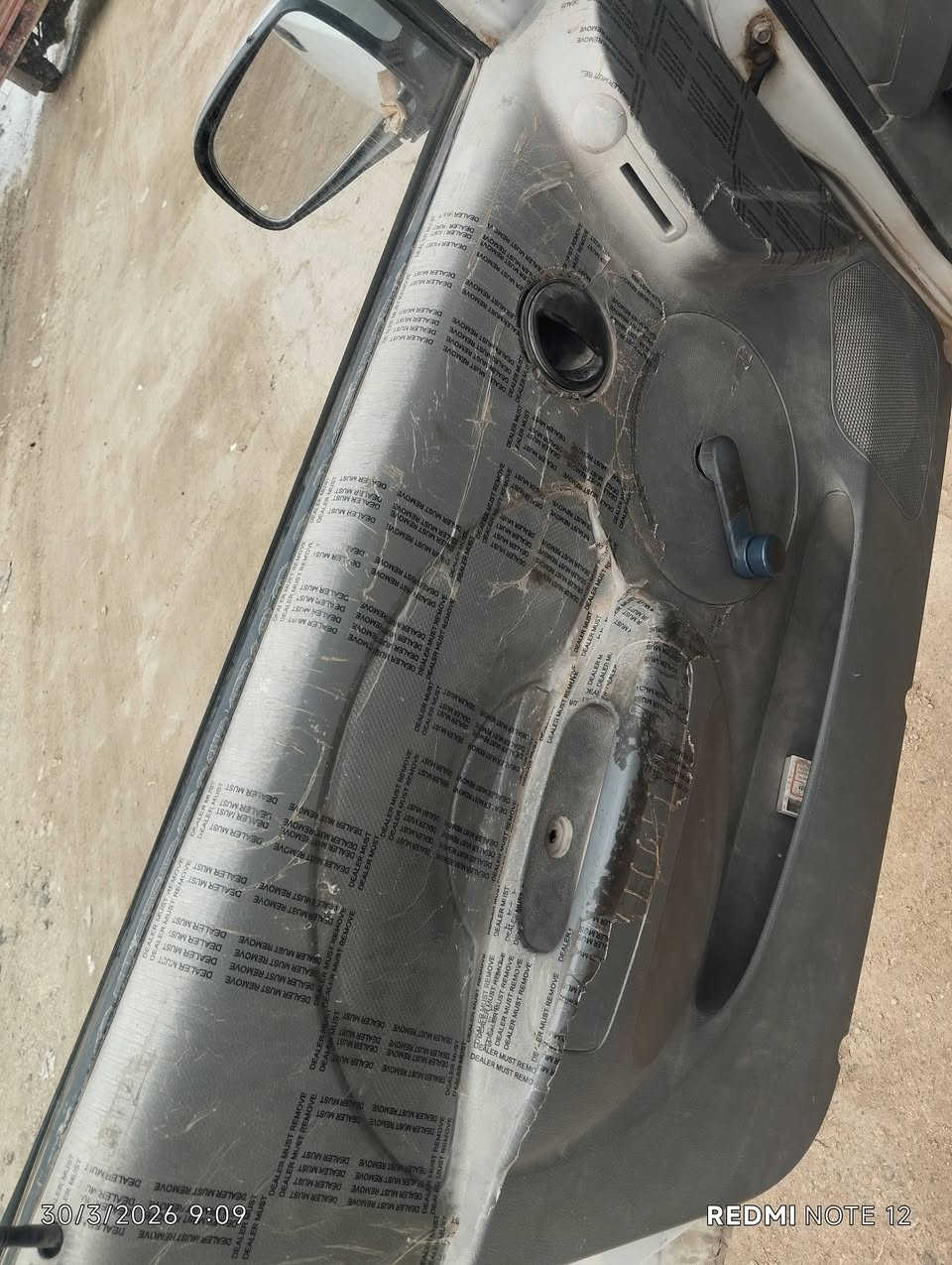 سلام عليكم افيو للبيع موديل 2005 حداديه جديده هل موجود السعر 35 وبيه مجال ***********
