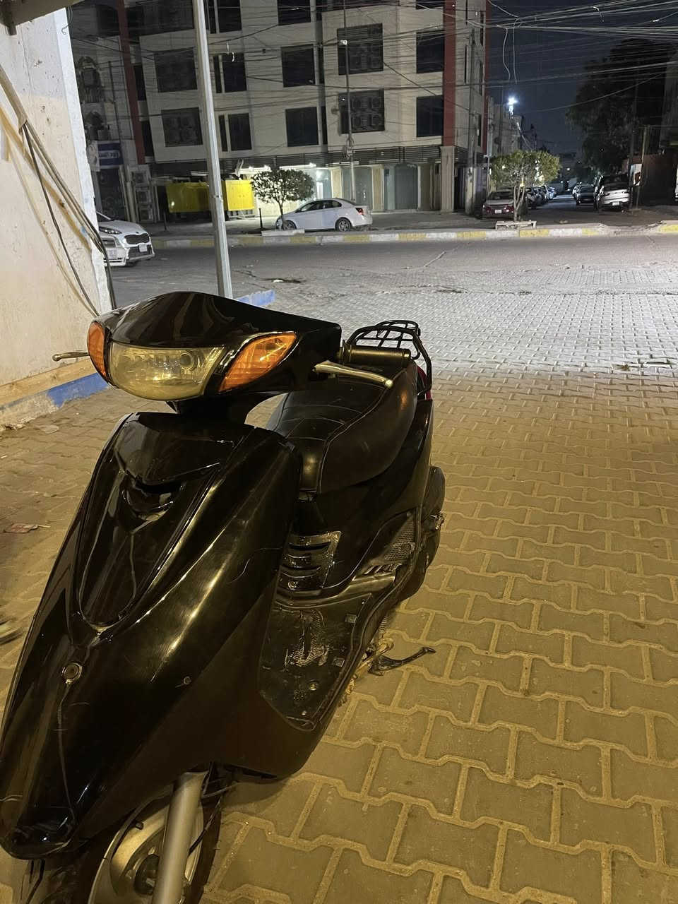 سلام عليكم درجه اكزز ياباني لبيع دراجة بلاديه بس بيها شويه نواقص اي استفسار خاص مكاني الحريه رقم ***********
