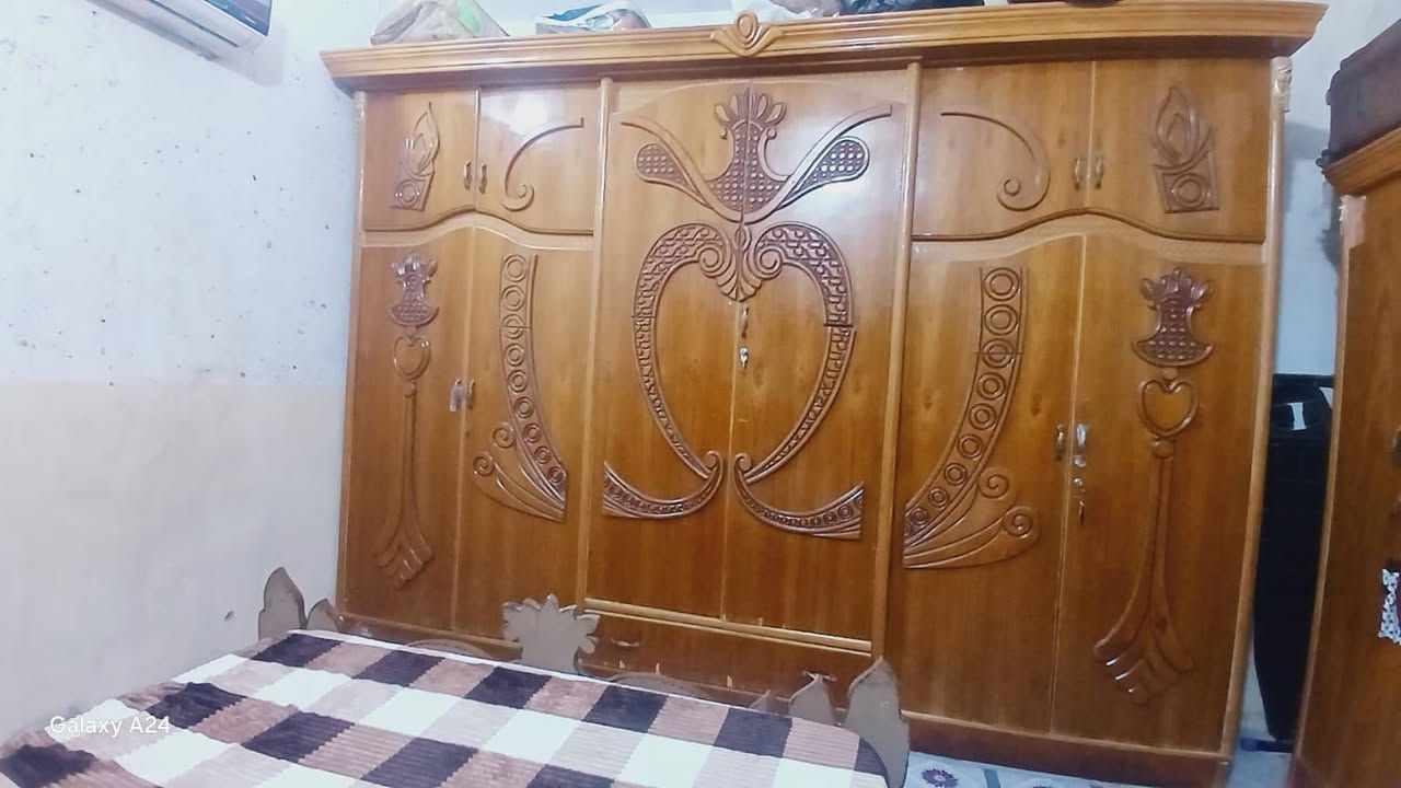 سلام عليكم غرفه لبيع صاج خارج وداخل 6 ملحق غرفه مشالله تكمه نظافتها شوفت عيونكم لستفسار مراسله عل خاص او الاتصال ***********
