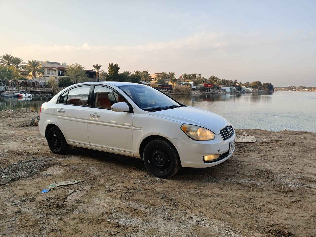 السلام عليكم 
اكسنت مديل 2011
بيه جاملغ جهت العبري صبغ
بيه مكانيين بارد
السعر 97 وبيه مجال 
*********** بي واساب
