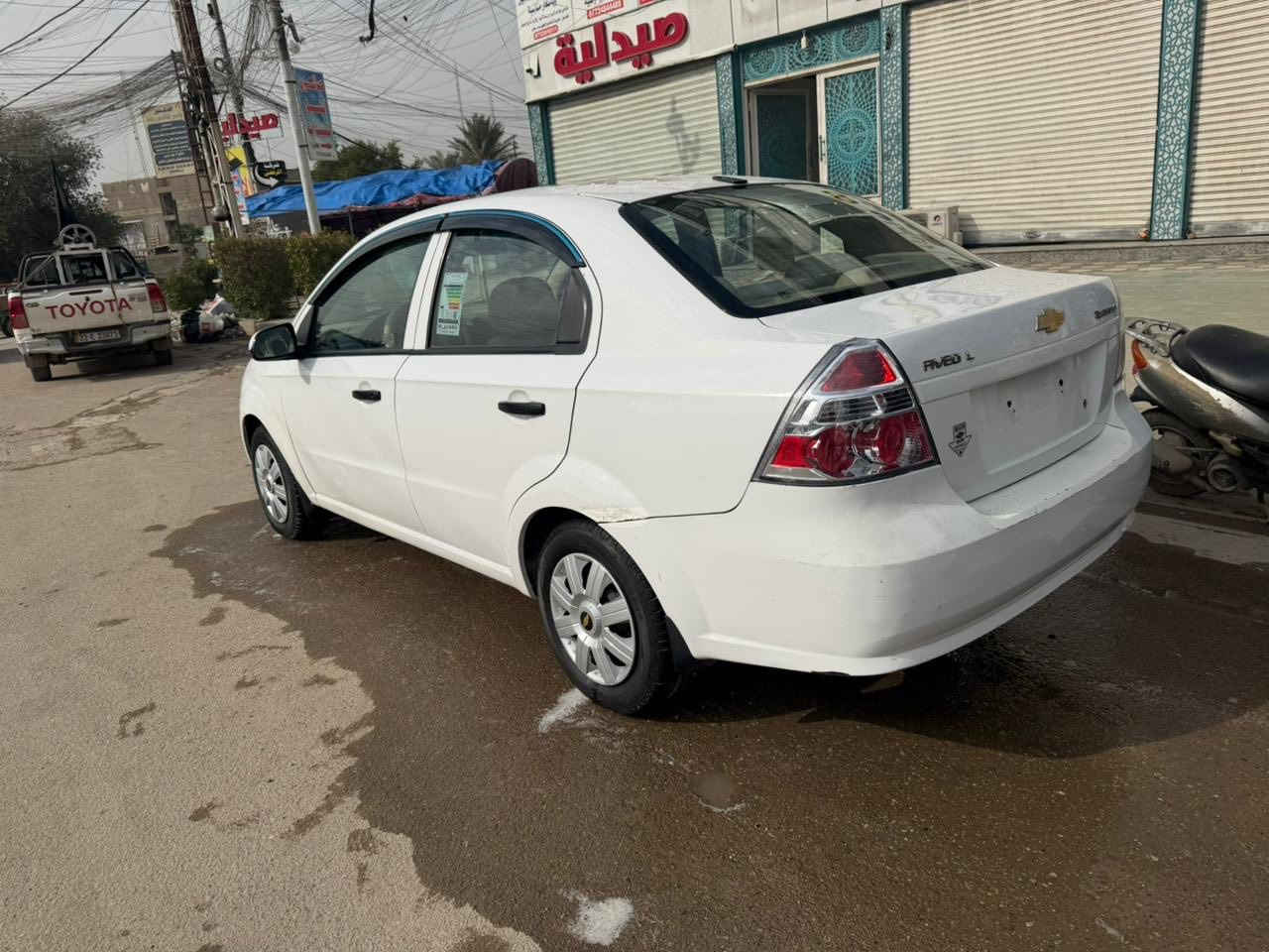 سلام عليكم افيو موديل 2011سياره مكفوله من ضربه وصبغ بيه بس الخشم مال جملغ المامي صبغ مكينه وكير مكفولا تخم تاير جديد صدر مامي وخلفي جديد سياره جديد وبلاديه سنويه الى 27تحويل مباشر سنويه مشروع وطني السعر ٦٥مكاني بغداد بلديات وهذ رقمي ***********
