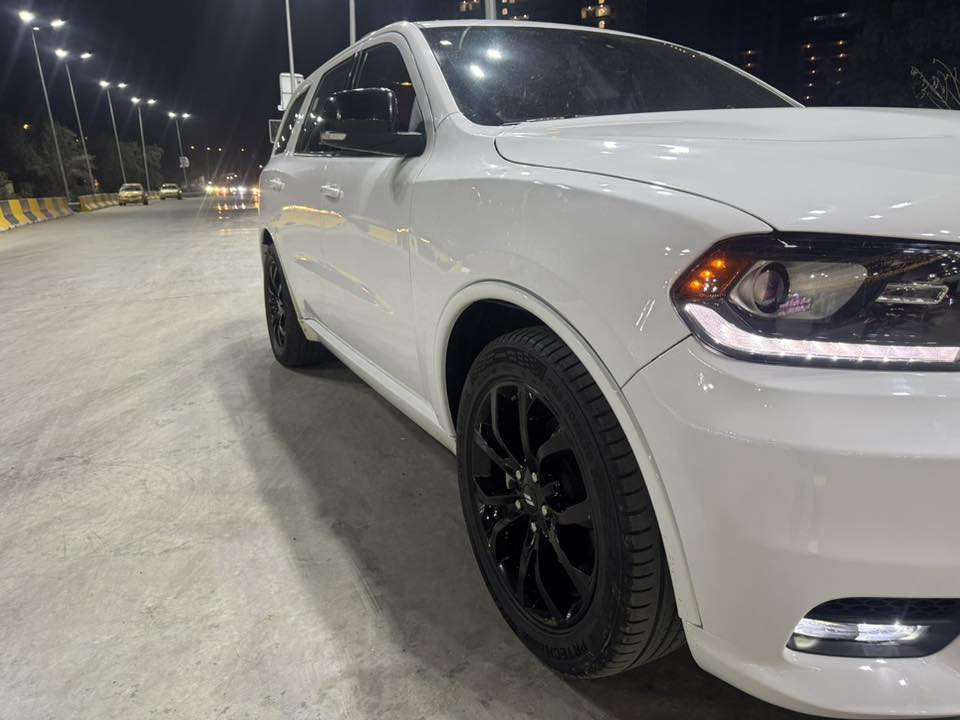 السلام عليكم دوج دورنكو موديل 2019 فول مواصفات حادث بنيد وجاملغ  صور الحادث مرفوقه السعر (205وبيها مجال السياره جاهزه مكينه كير حداديه شادلها منضومة غاز مكينه 6اسلندر مكينه 3600العنوان بغداد الاعظميه ***********
