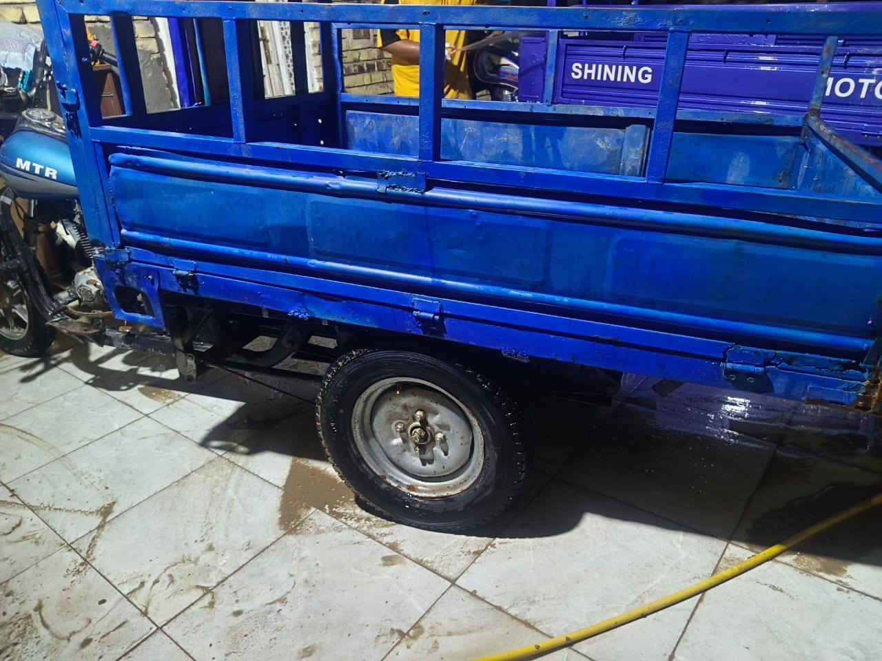 دراجة MTR للبيع
موديل 2011 
مكينة 21 مبدل بس ولفات 
شاصيها مكفول 
رقم ابيض مكاتبة + سنوية بدون مداور لان راعيها بنجف
السعر 950 وبيها مجال حك الجية
ديوانية شارع الوكفة


**إذا كنت صاحب هذا الإعلان وتريد حذفه لأي سبب، رجاءا أرسل رسالة إلى الدعم الفني**