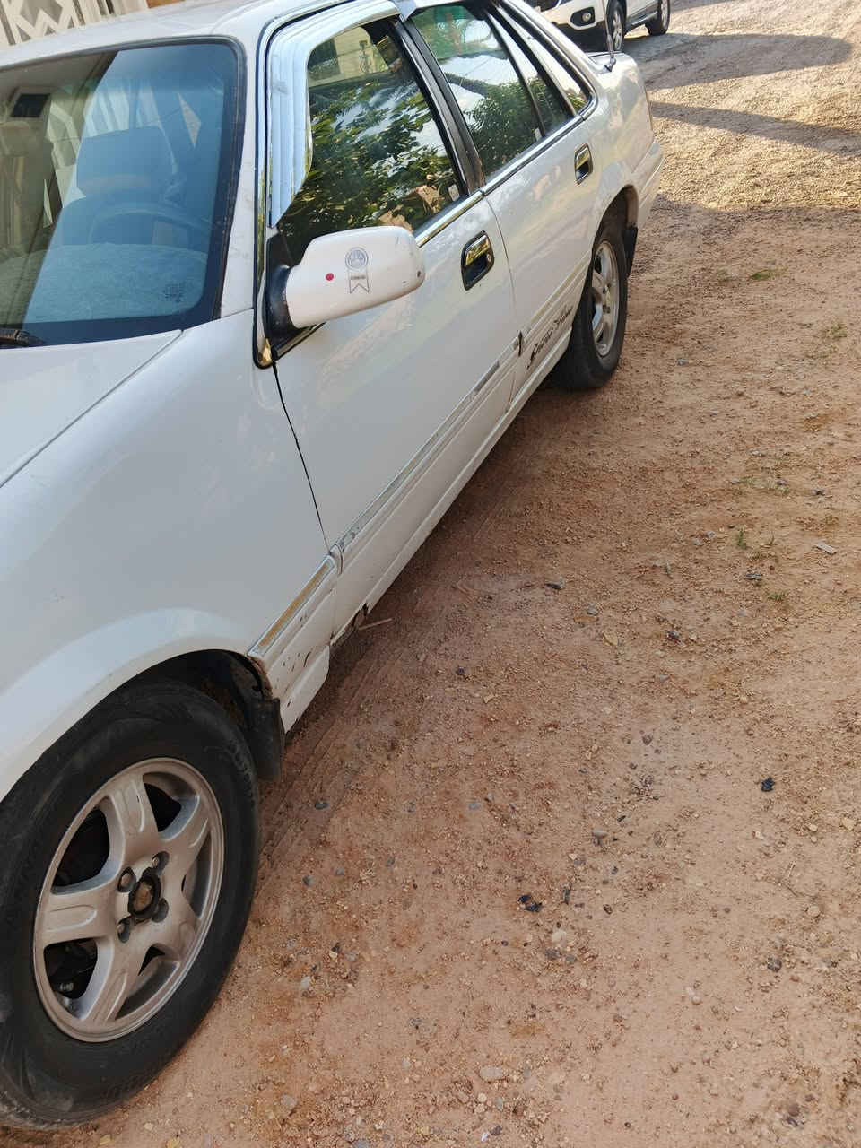 فراشه موديل 96رقم بغداد دولي محرك كير زينات تبريد شغال سنتر لوك تخم تاير كهربائيات كله شغاله غرفته حلوه بيه خويس شويه بالباب فقط السعر 28 وبيه مجال قليل مكان السياره الفلوجه الكرمه ‏‪***********‬‏اتصل ***********
