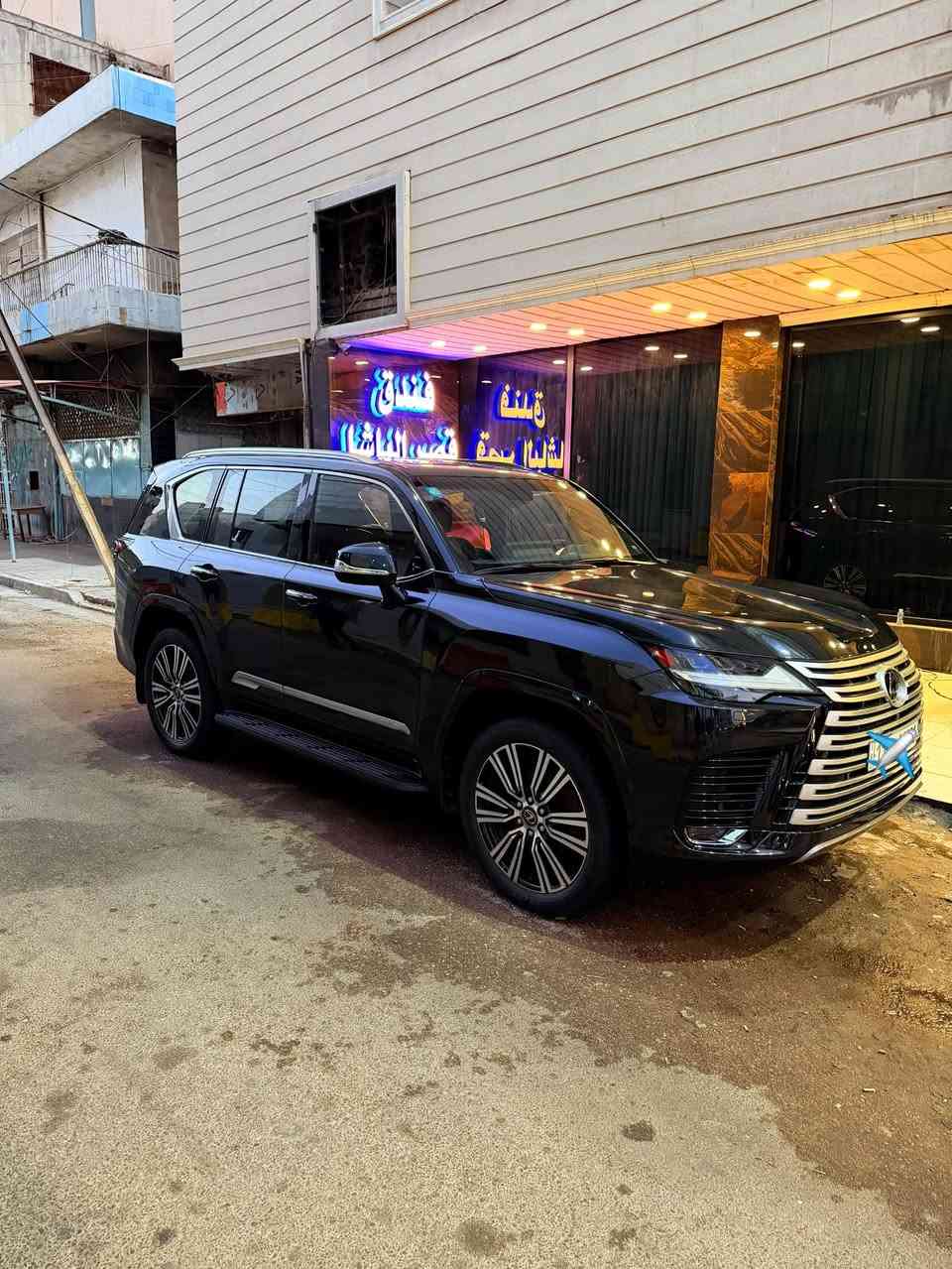سلام عليكم
البيع الكزز

Lx600

موديل 2024

البلاتينوم ساز

ماشيه 11 الف

السيارة كفاله عامه بعده بحاله الزيرو

الاستفسار ***********
