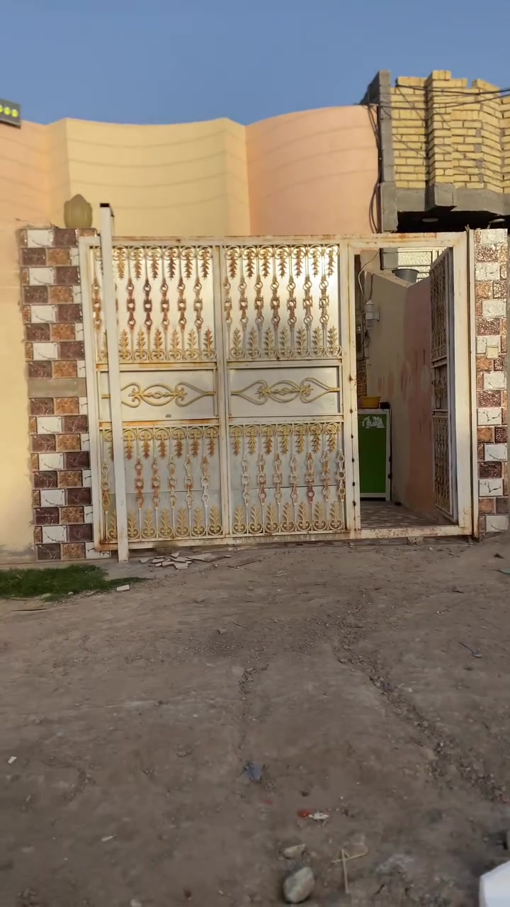 يالله
بيت البيع كربلاء العطيشي حي الزهراء

بيت بناء حديث يحتوي 

على غرفه نووم وصاله ومطبخ واستقبال صحيات 

داخليه وخارجيه 

طابو صرف 
***********

