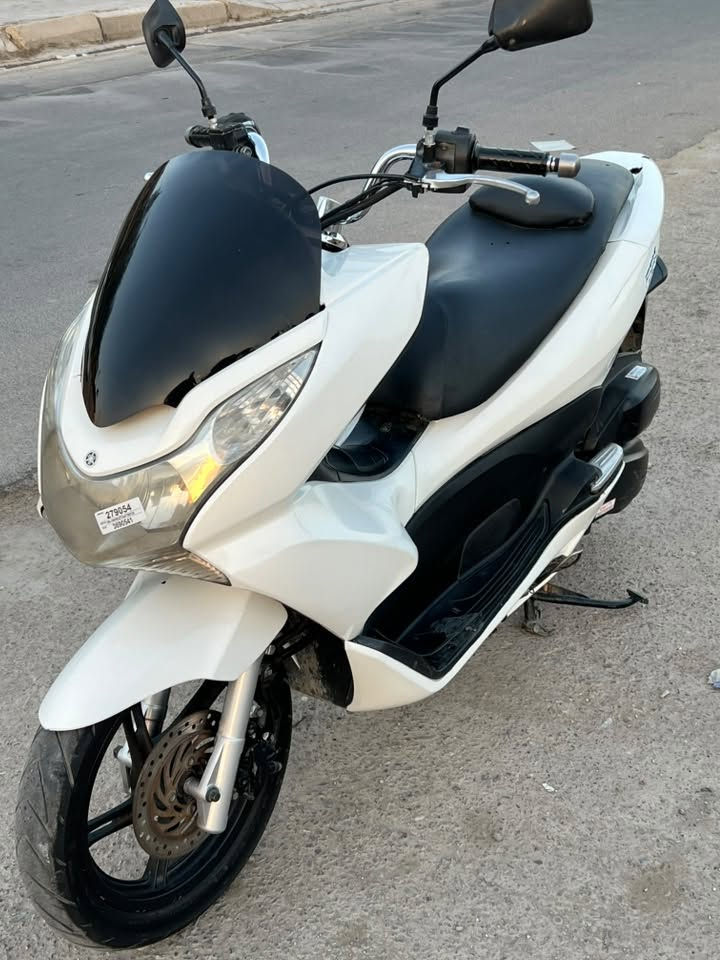 السلام عليكم pcx جيل الاول ياباني  kf رنبه حجم مكينه 150
مكينه بلاديه  

 جميع كهربائيات شغال

السعر مليون و 500

الرقم  ***********    مدينه الصدر
