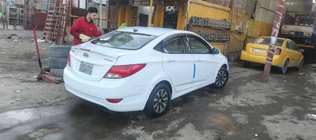 سياره البيع اكسنت 2015 مصبوغه عام مقفوله من الضربه مكينه 1600 نظيفه حلوه سياره  مكينه مقبولات سعر 85 ***********
