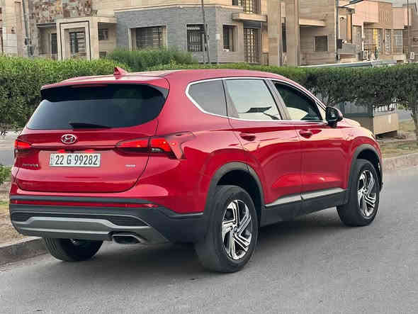 للبيع سنتافيا موديل 2022  لون احمر جديدة كلش 
حادثهة باب السايق جانبي  والكنر مال جاملغ بي بارد  يعني قطعة صبغ فقط باب بدون دواخل ولا ايرباك ولاشواصي مكفولة
محرك2500
مواصفات السياره 

داخل 
تشغيل. عن بعد
السياره بيها 4 اربع انضمة قياده
السياره توقف ذاتي+تحديد مسار
رادار خلفي 
رادار امامي 
توقف ذاتي
تبريد قطعتين تبريد
السياره اشارت ترحيب +قياده ذاتيه +كروز سرعه 
شاشه كار بلي و اندرويد + تحكماة ستيرن  +شفتات رياضي  
لد LED نهاري اماي خلفي 
السياره وارد امريكي
السياره ماشيه (31)الف مايل  للعلم السياره ترايها اخت الزيروا !!!
الحادث موضح بل صور ادناه بجم كبس 
بدون ايرباك فقط البرده
سعر السيارة ( 210)ورقه  وبي مجال بسيط
فحص هزه رقم كله جديد 
السياره ترايه زيروو جديدة بمعنئ الكلمة
للاتصال ***********
