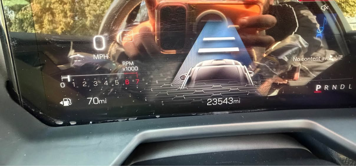 GMC اكاديا 2024 رقم اربيل بااسمي 
فول مواصفات عدا البنوراما 
ماشيه ٣٨ الف 
فقط صبغ صندوك بدون دواخل بدون ايرباك 
تحويل مباشر 
مواصفات هواي بيها خمس كامرات رادرات امامي خلفي 
شاشتين 
سبعه راكب 
صندوك كهرباء 
السعر 345 وبيها مجال 
مكان السياره بغداد العامريه 
*********** بغداد, العراق
