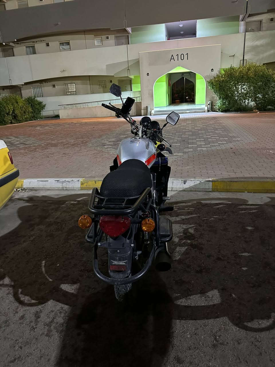 للبيع دايوان 2023مرقم  للبيع سعر 2250 مامشتغله دلفري نضافه شوف العين ***********
