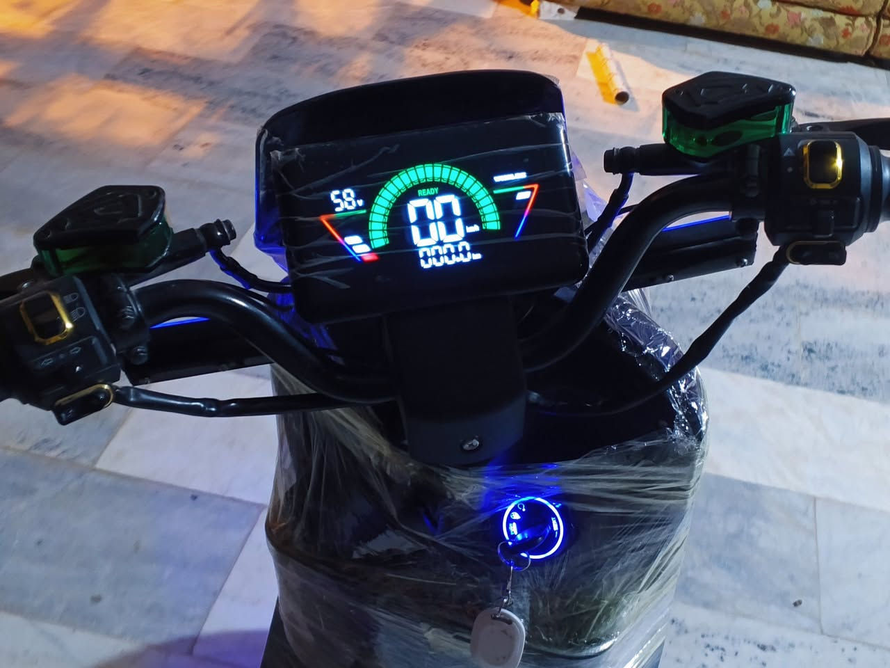 السلام عليكم 
ار 11 للبيع 5 بطاريات حجم 32 الاصلي 
مديل2026 دراجه كلش نضيفه 
السعر 650 العنوان بصره هارثه
***********
