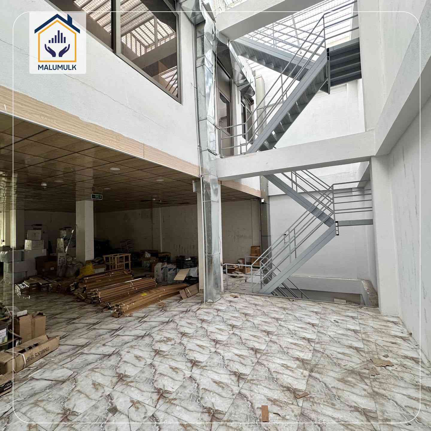 بینای تیجاری بۆ فرۆشتن لە جووت سایدی بەحرکەی کەون 
ڕووبەر ٢٠٠م - ٥ تابق

بناية تجارية للبيع ٢٠٠م على جووت سايد بحركة القديم 
مساحة ٢٠٠م - ٥ طوابق

📞***********

-----
#عقارات #مال_و_مولک #malumulk #malumulkrealestate
