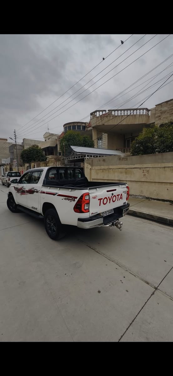 السلام عليكم
سيارة للبيع 
بيكم هايلوكس موديل 2022
فول مواصفات. شركة جيهان. دفع رباعي السيارة كلين تايتل بعدها على وضع الشركة بيها رصعات اثنين خفيف حييل سيارة جديدة حييل ونظيفة مانقص برغي
مواصفاتها
لايت زينون + محرك 4 سلندر 2.7
جامات اوتو دخول ذكي للسيارة
شحن لاسلكي بيها شاشة تدعم كاربلاي
واندرويد اوتو مثبت سرعة موجود
كاميرة خلفية تبريد قطعتين كشنات
تدفئة لتبريد مرايات شفط 
السيارة ماشية 52 الف 
مكان السيارة موصل 
السعر 318 ورقة سيارة باسمي وشرط التحويل رقمها اربيل هزتها جديدة 2026-2027 
ملاحظة: اذا مو شراي لا تتصل رجاءً
الرقم: ***********
