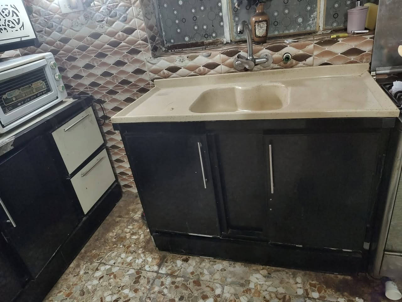 كاونتر نظيف للبيع مع سنك وملحق طول مترين وسنك متر ونص سعر٢٥٠ بي مجال


**إذا كنت صاحب هذا الإعلان وتريد حذفه لأي سبب، رجاءا أرسل رسالة إلى الدعم الفني**