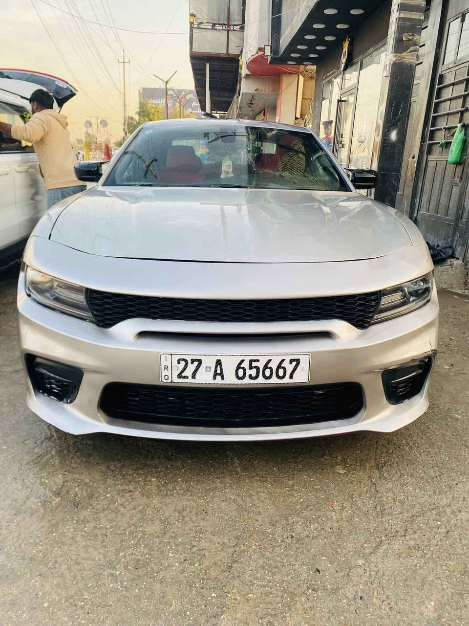 السلام عليكم 🫡 

دوج چارجر ٢٠١٦ رقم ذي قار الجديد باسمي مشروع وطني وهزه جديده 
حادثها جاملغ وبنيد مبدلات مصبوغه حزام جماليه موجود سونار محرك ٦ سلندر ٣٦٠٠ بيها منضومه غاز يعني انسه صرف بانزين تو ويل منضومه زنون عالي ناصي تخم تاير جديد شاشه جبيره گير طياره ٨ نمر داخلها كلش نضيف سياره عليها ادامه كامله تبريد ثلج قطعتين محدثه دعاميات جيتي سياره نص فول كشنات جلد 

السعر ١٥٥ وبيها مجال 
بيع او مراوس بجارجر ٥٧٠٠ 
مكان بغداد الزعفرانية 
***********
