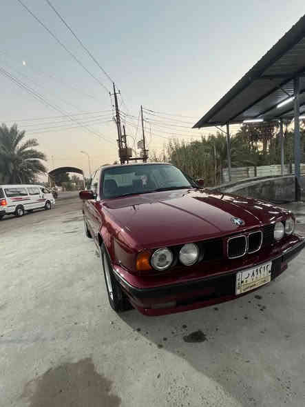 السلام عليكم بي ام 252سيارة جاهزة كيرمحرك صدر تخم تاير معايزهه شي غرفه جديدة فول مواصفات مصبوغه عام بدون حادث وعندي صور قبل الصبغ موديل90كيرمحرك بلجيس السعر58والله بس الغرفه بمليونين وربع اشتريتهه *********** بغداد
