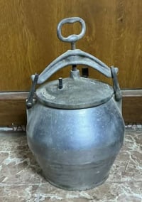 قدر ضغط • مطبخ