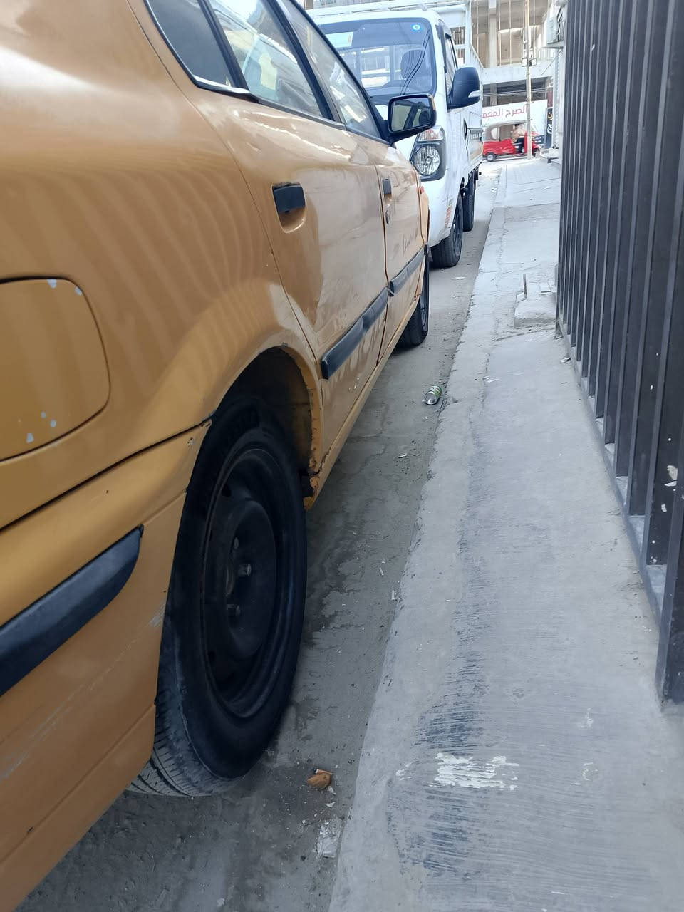 السلام عليكم ورمضان مبارك..عندي سمند 11 نظيفة كلش قطرة معجون مبيها يرادلها بنيد طار ع الجامة وقبق جنطة محلو السيارة محرك فرنسي تشك الكاع تبريد تخم تاير كهربائيات كيجات كلها شغالة رقم بغداد احمر تحويل ما اندل راعيها اتعهد بسرقة وعشائر..رايدها ب 17  بيها مجال او مراوس مكاني المشتل ***********
