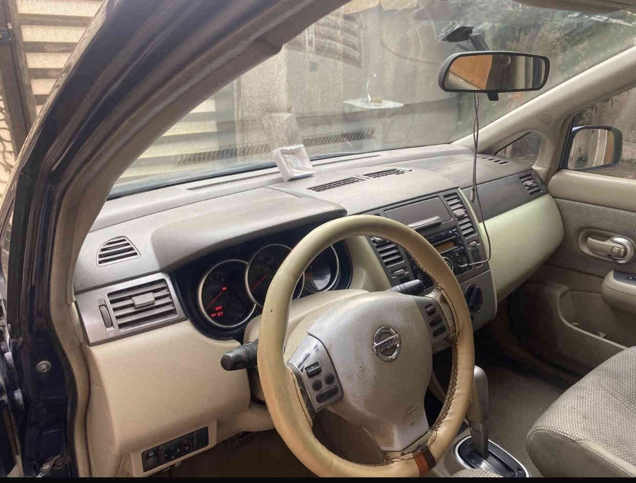 السلام عليكم نيسان تيدا موديل 2007 صبغ 3قطع  السياره ماشيه 105 محرك كير مبدالات جدد تبريد شغال مشط استيرن جديد السعر 70 الهاتف *********** مكان السياره بغداد
