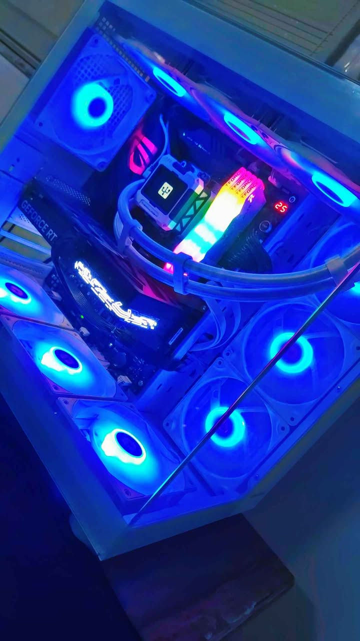 CPU   : Intel(R) Core(TM) i7 -14700 KF  (20 core) (28 Thread)
MB     : ROG STRIX Z790 - E GAMING WIFI
GPU   : Galax NVIDIA GeForce RTX 5060 Ti 16GB
Ram   : 64GB (4 x16) DELTA T.FORCE DDR5 RGB (6000)mhz
SSD1  : SAMSUNG MZVL2512HDJD-00BLL (512GB) NVMe M.2 (6000)Mhz
SSD2 : PNY CS3030 (1TB) NVMe (3600mhz)
PSU   : Thermaltake toughpower Series GT 850 W  ATX 3.1 PSU 80 PLUS Gold
Cooler : THERMALRIGHT Frozen Warframe 360mm ARGB Liquid Cooler 3 fan  SCREEN
Case    : COUGAR Gaming 385KA10.0001 Computer case Midi Tower white 10 fan 

Nrx : $1800 

*********** أربيل, العراق
