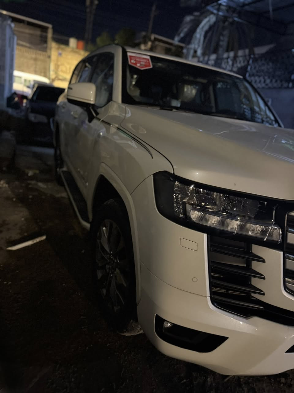 السلام عليكم 
لاند كروز البيع 
2024
ماشيه 16الف 
وسعرها 735ورقه وبيها مجال
العنوان البصره 
رقم الهاتف ***********
