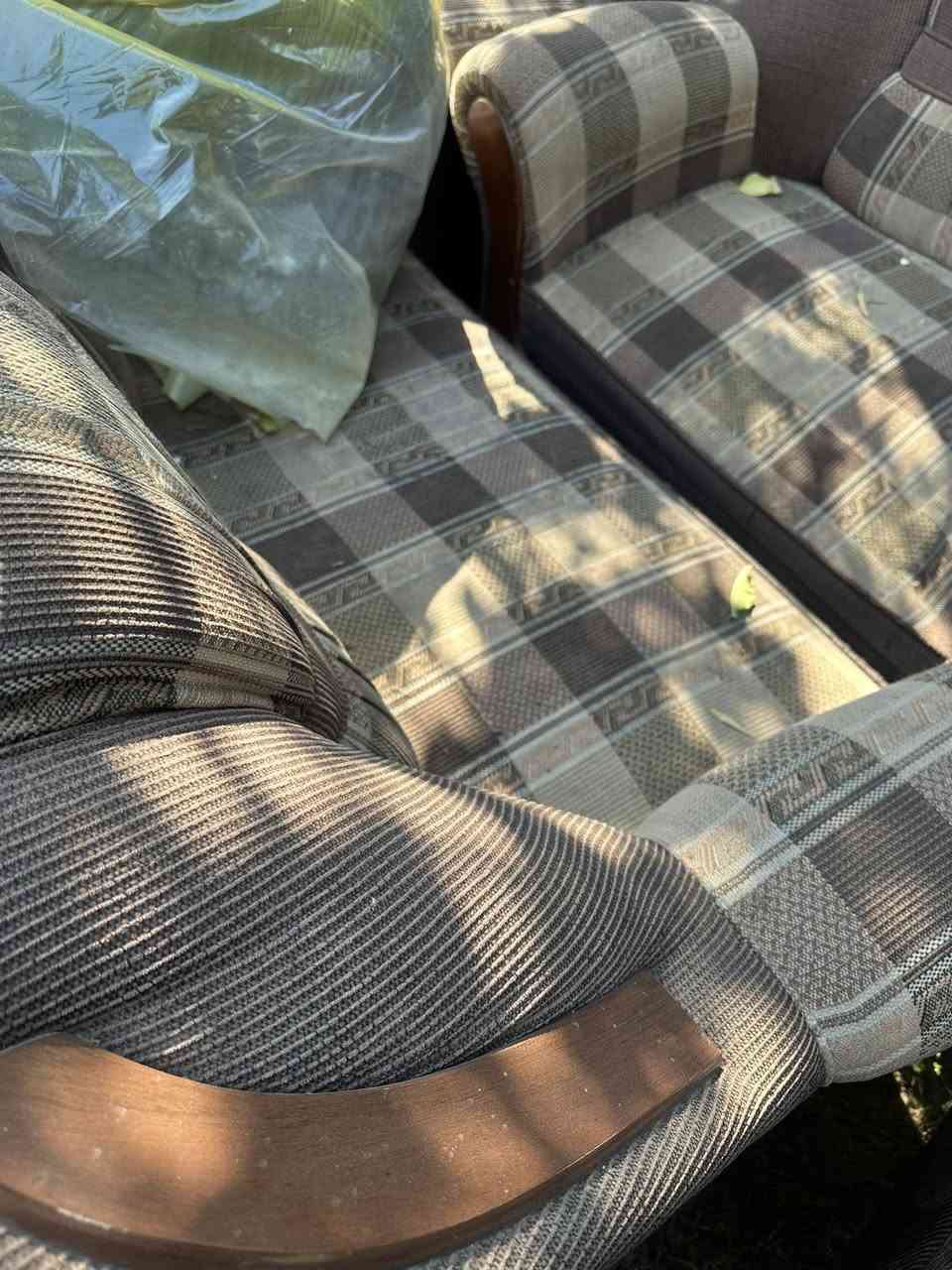 السلام عليكم تخم تركي للبيع عشر مقاعد يرادله تنظيف وشويه الاسفنج نازل بس القنفتين الكبار وعندي ويا مفرش وكوشاته 
والسعر ب١٥٠ بي مجال


**إذا كنت صاحب هذا الإعلان وتريد حذفه لأي سبب، رجاءا أرسل رسالة إلى الدعم الفني**