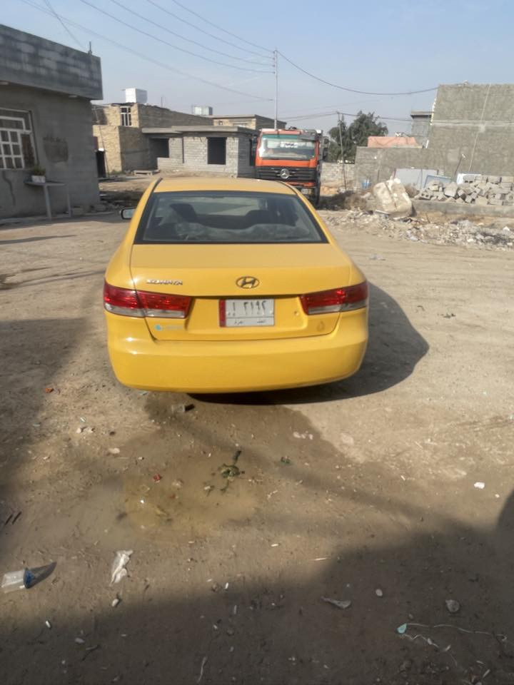 السلام عليكم سونتا موديل 2008 وارد كندي بدون حادث سياره كفاله عامه من الضربه والعيب الشرعي تبريد حداديه كله جديد مكينه 2000دوش بانزين وغاز  مكانها بغداد قرب جسر الدوار  السعر 88بيها مجال بسيط أو مراوس حسب القناعه الرقم 
 ‭0785 293 6792‬
