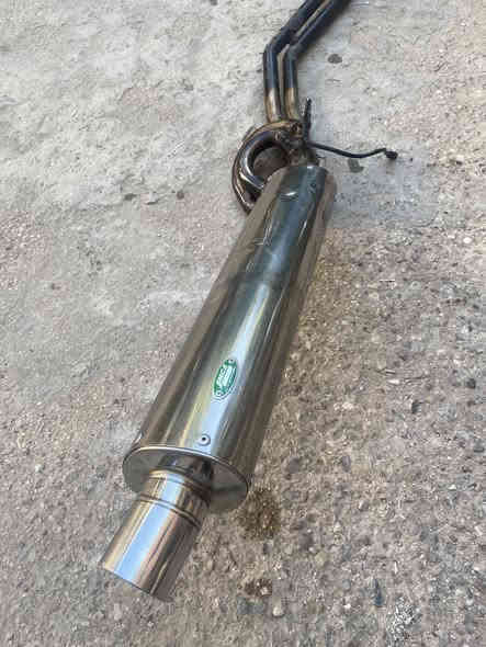 السلام عليكم صالصنه تي ماكس كامله هيه والبطيخه والحساس مال صالنصه ترهم على ال8 وال11 وعتقد 14 هم  ماركتها معروفه مابيه لحيم 
قيم واخذ رقمي ***********
