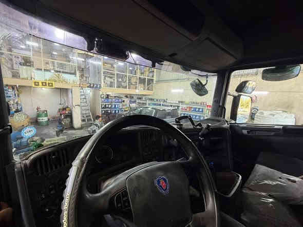 سلام عليكم ورحمة للبيع سكانيه 2007 بس الراس مربوط 4 محاور كفاله عامه كير 3في3 تبريد رتايدر  مكينه 500 العنوان جبله الستفسار *********** السعر 320 وبيها. مجال
