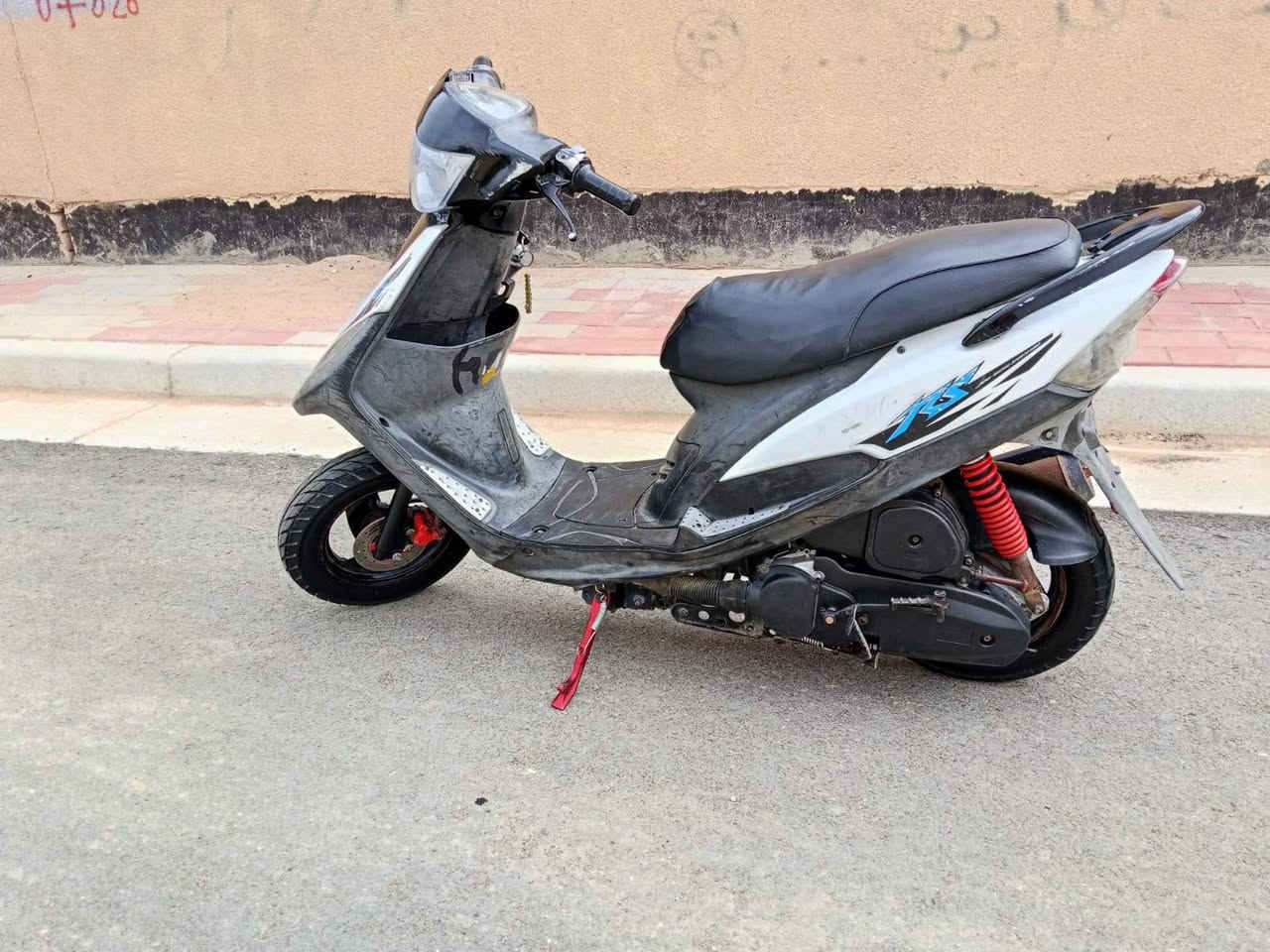 السلام عليكم ماكس عدله للبيع سلف هندر كهربائيات  بوشه 49 بلاديه مختمه كلها مكاني كربلاء شراي اتصل. ***********
